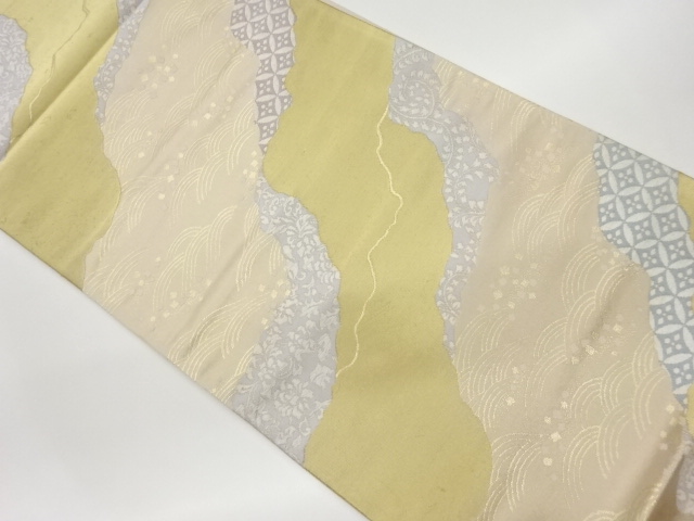 リサイクル　道長取に花唐草・七宝模様織出し袋帯